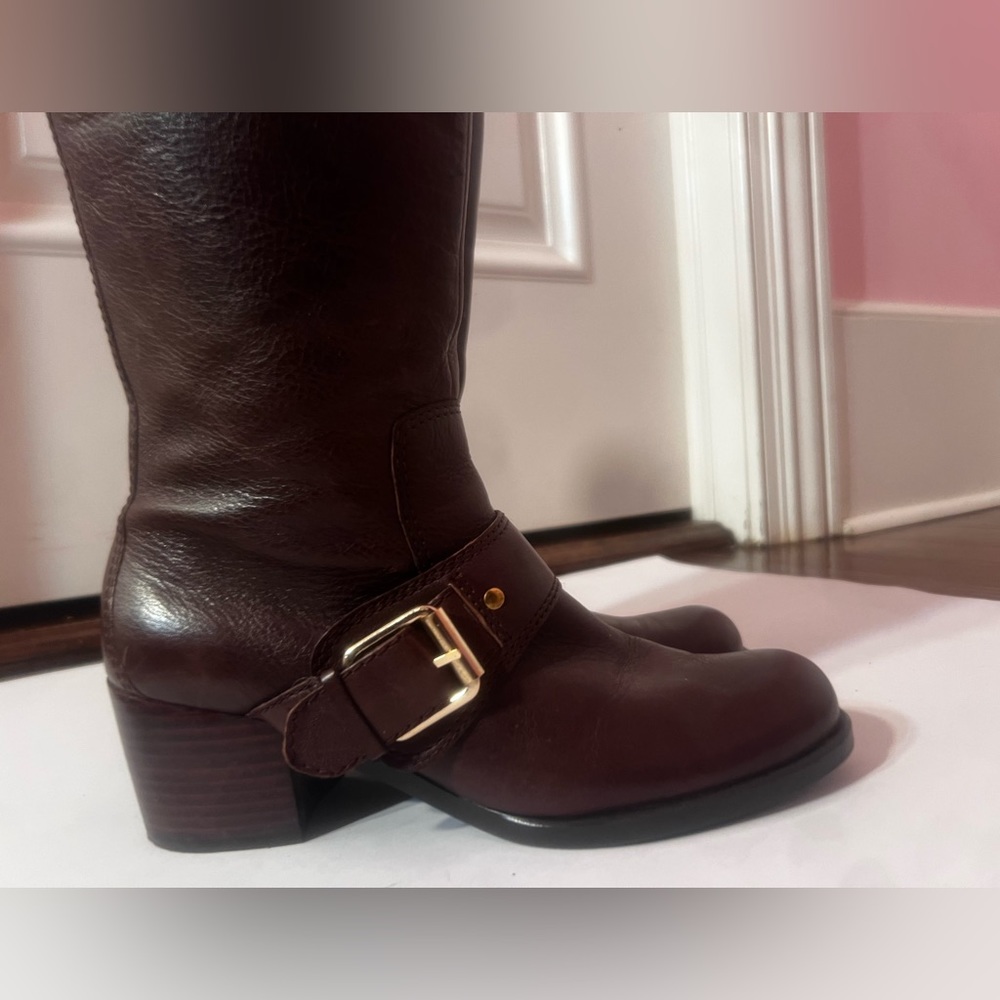 Nine West  women’s leather boots., used but in good condition. Size 7 1/2